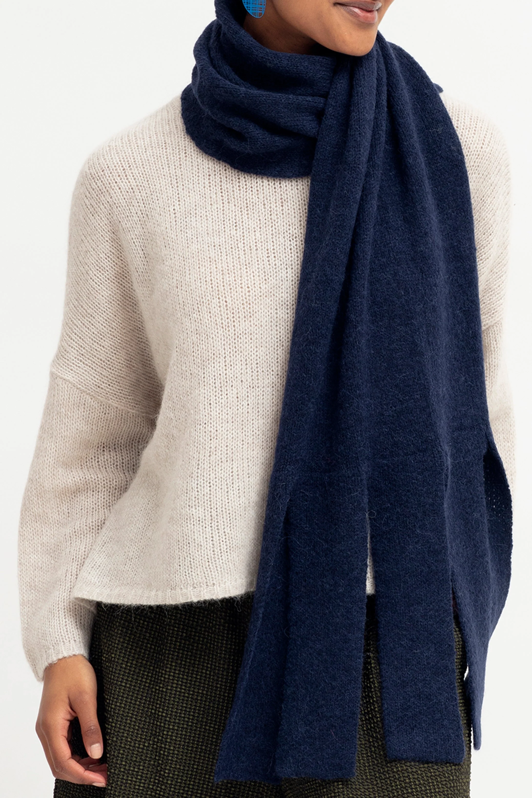 Agna Fringe Scarf - Image 8
