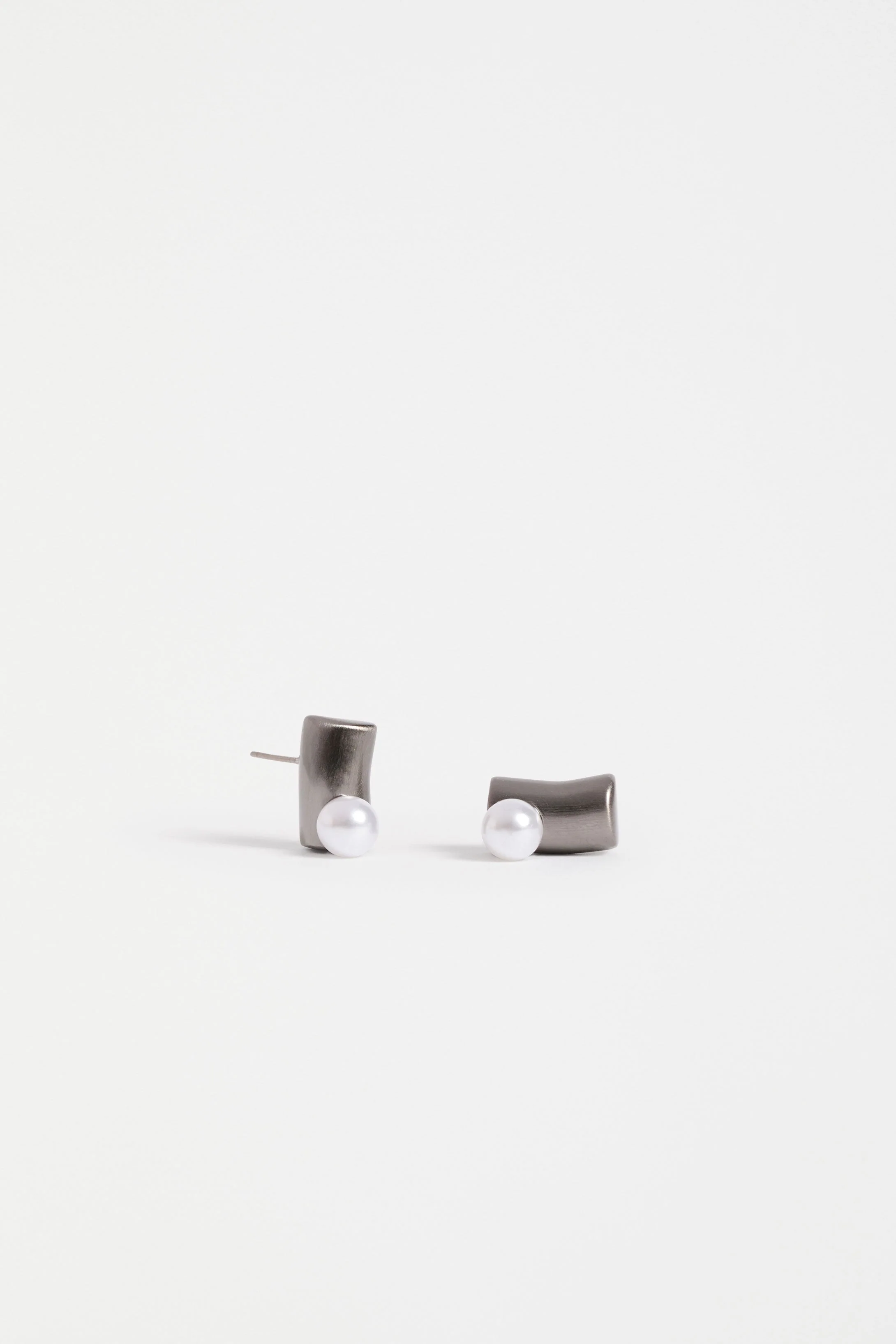 Ahas Stud Earring - Image 2