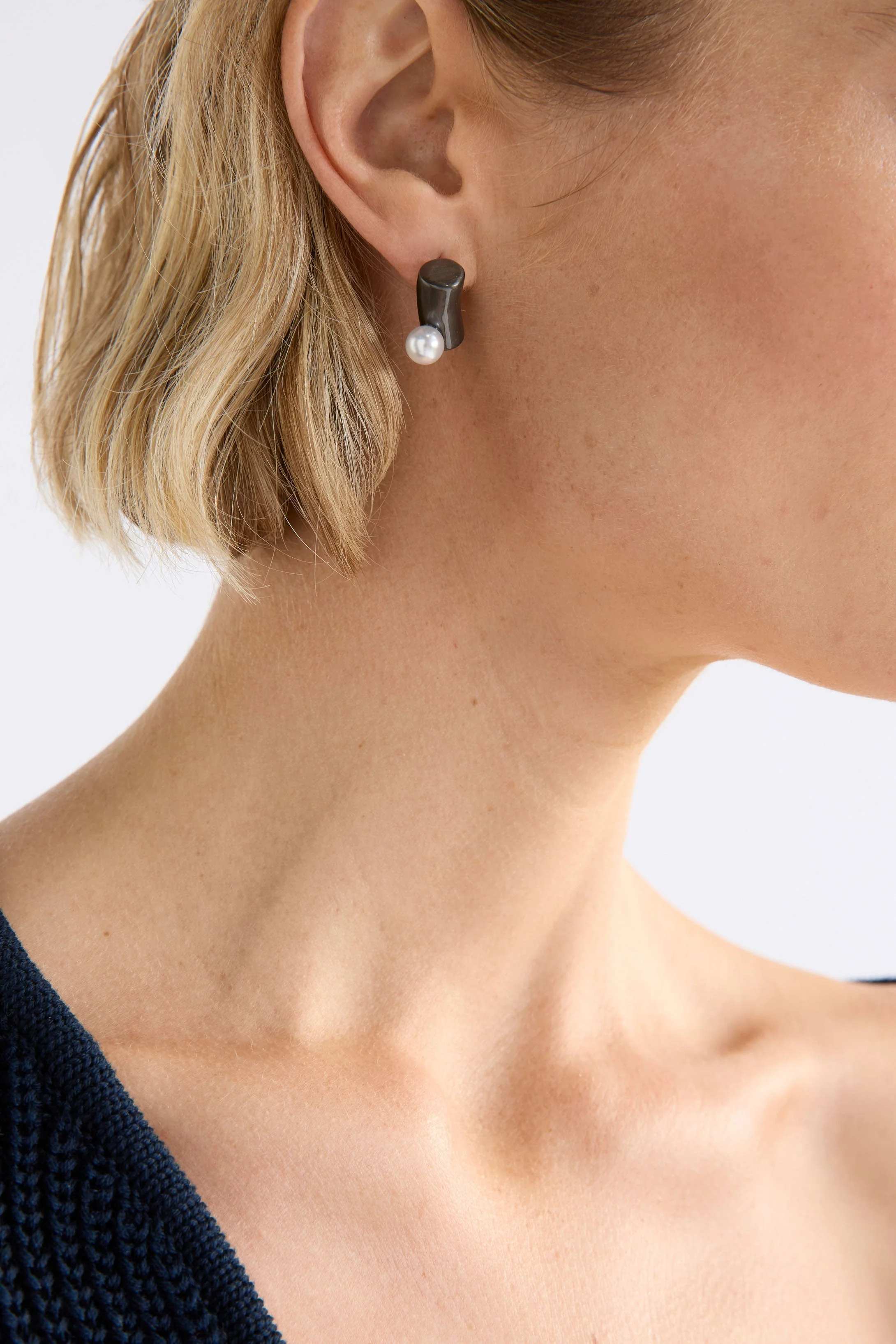 Ahas Stud Earring - Image 3