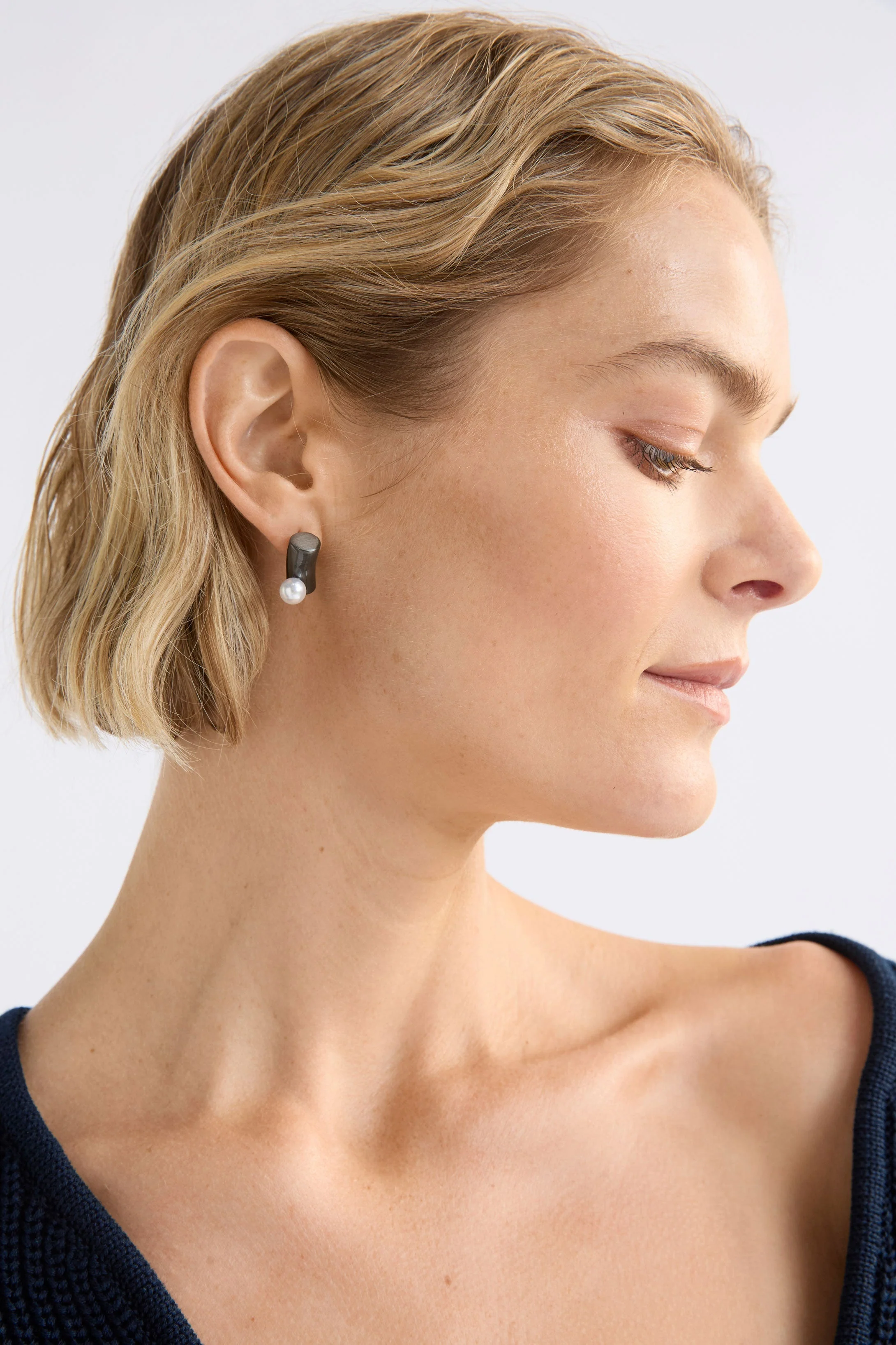 Ahas Stud Earring - Image 5