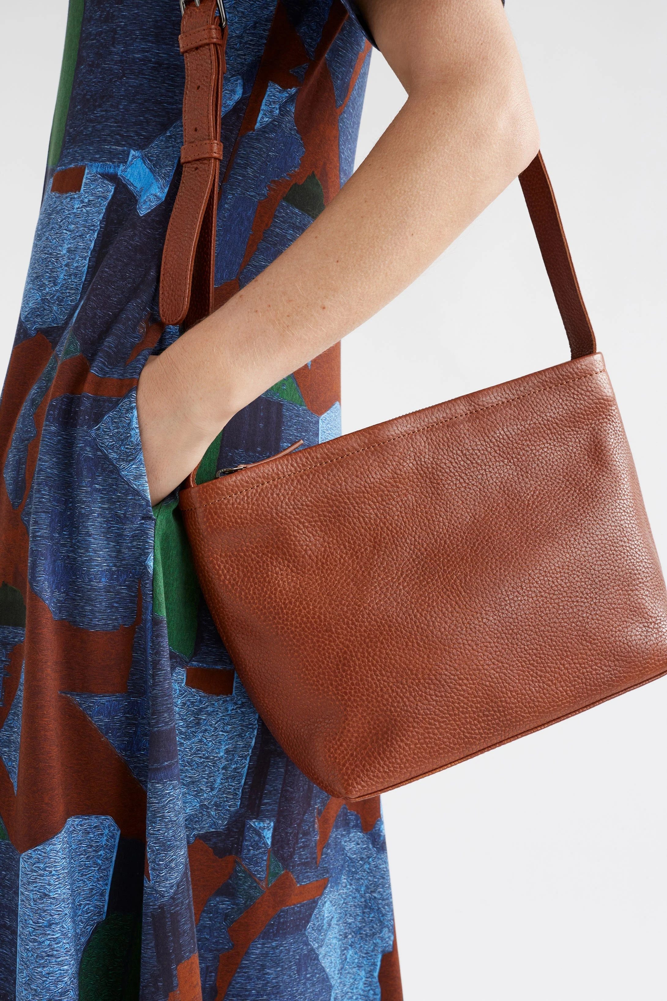 Lomi Crossbody Bag - Image 3