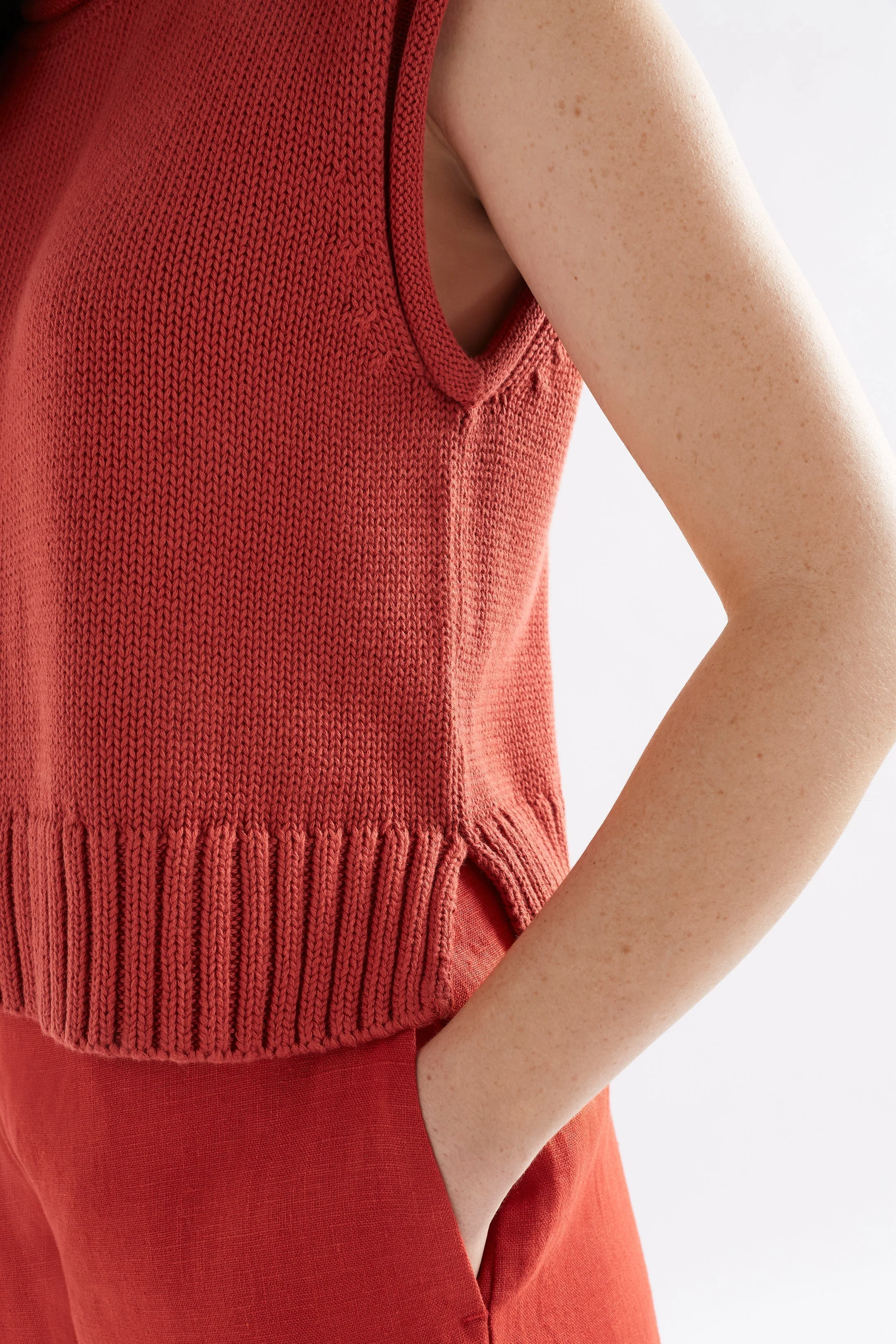 Lunel Knit Vest - Image 28