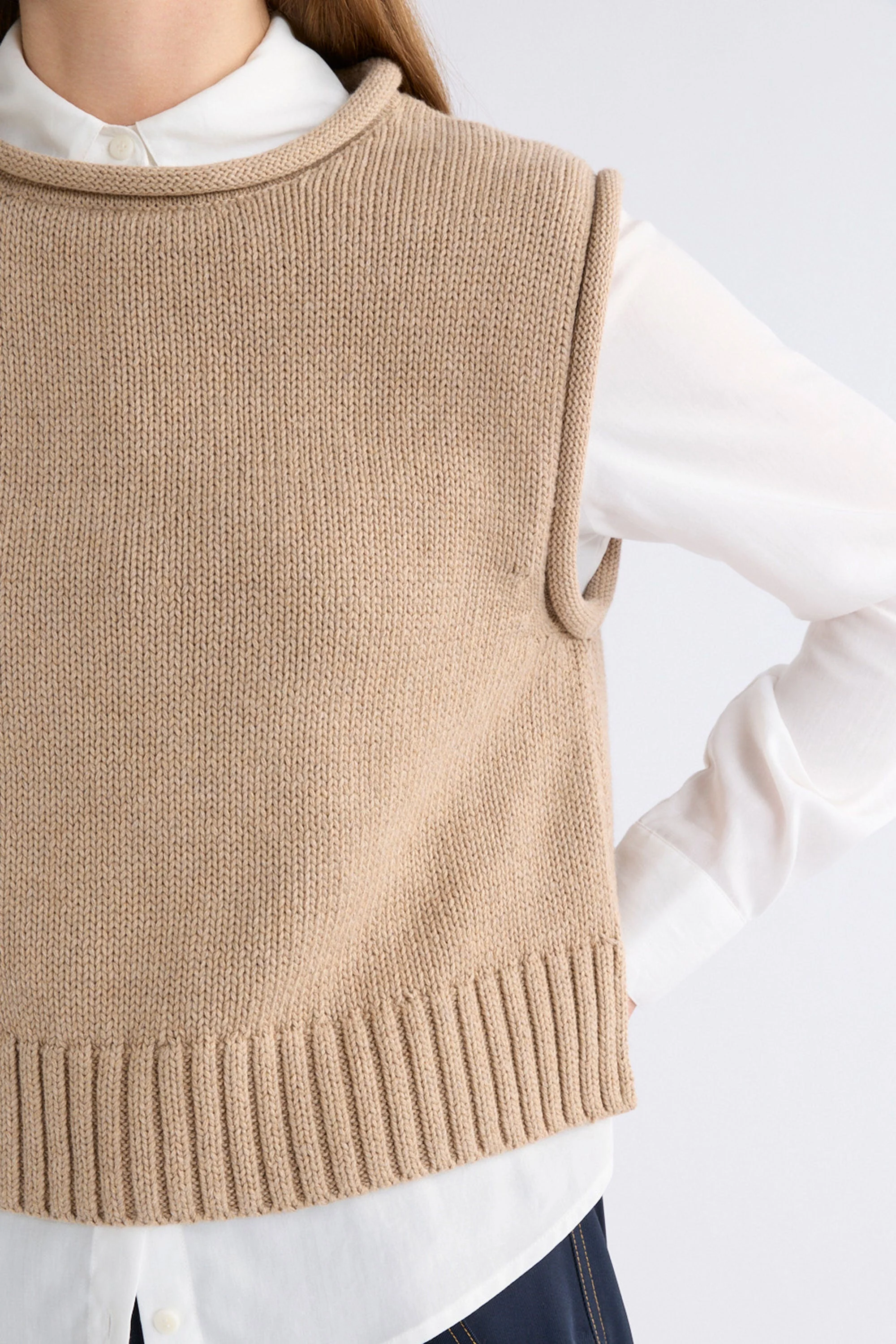 Lunel Knit Vest - Image 5