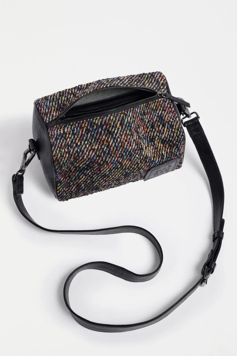 Nelas Small Crossbody Bag - Image 4