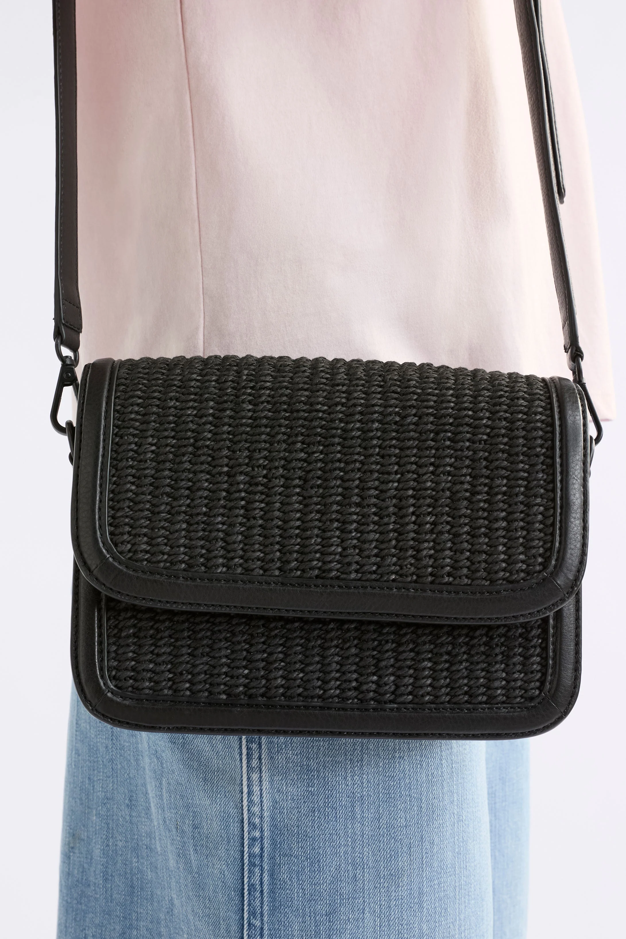 Ralffa Crossbody Bag - Image 4