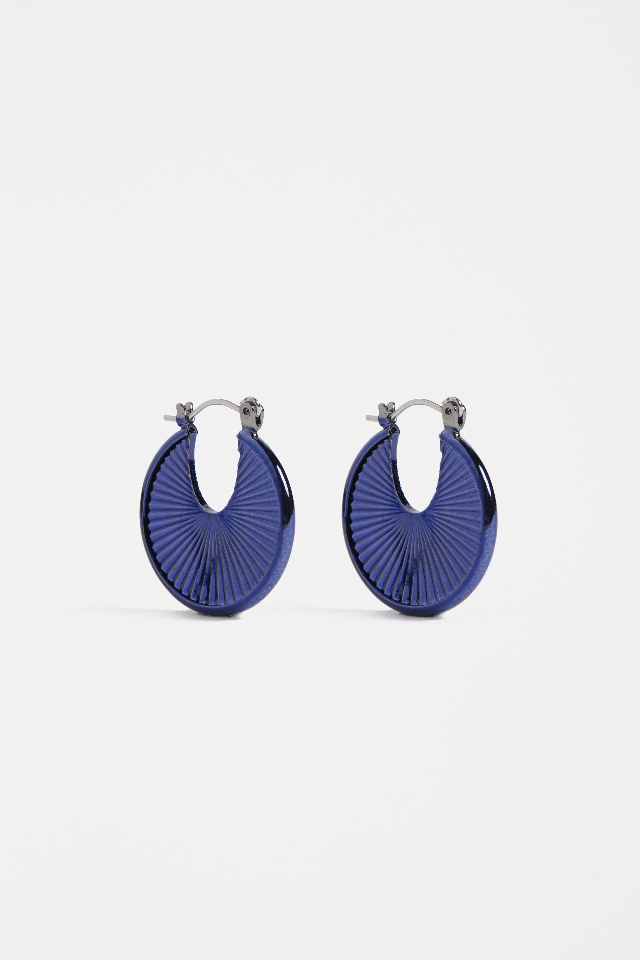 Saku Hoop Earring - Image 2