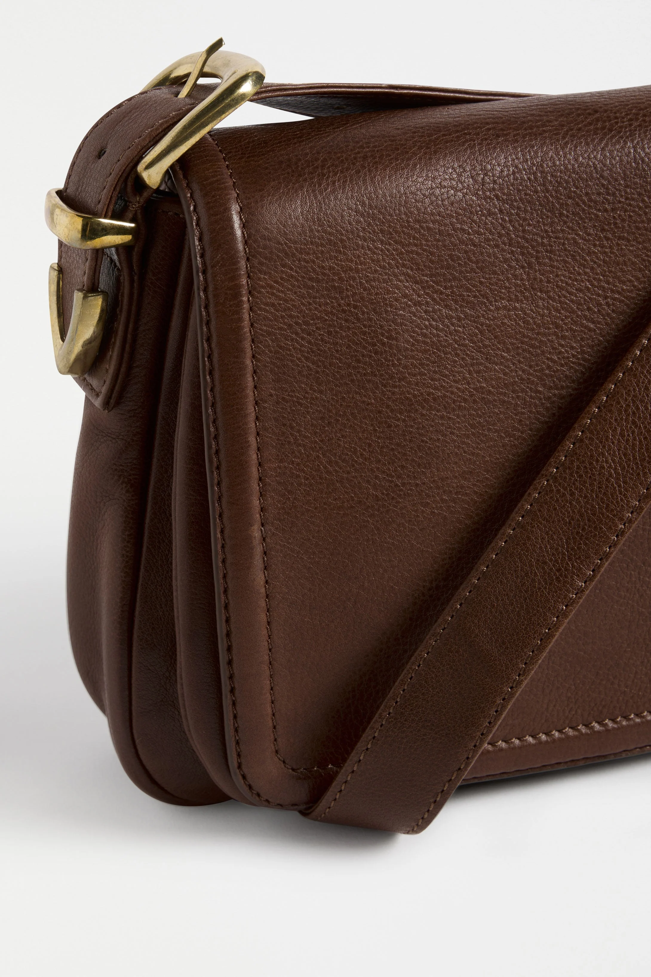 Spenne Crossbody Bag - Image 10