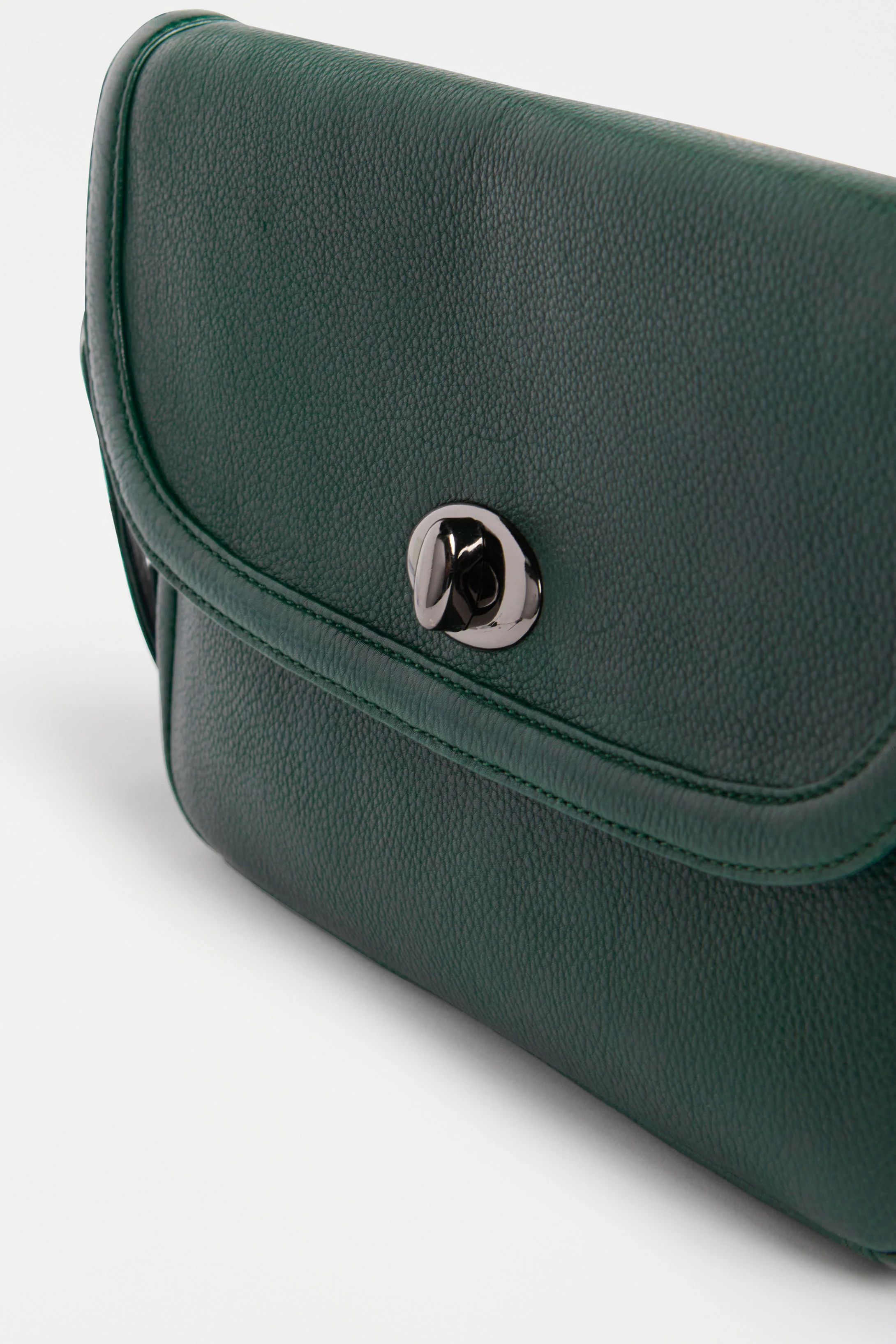 Unden Crossbody Bag - Image 7
