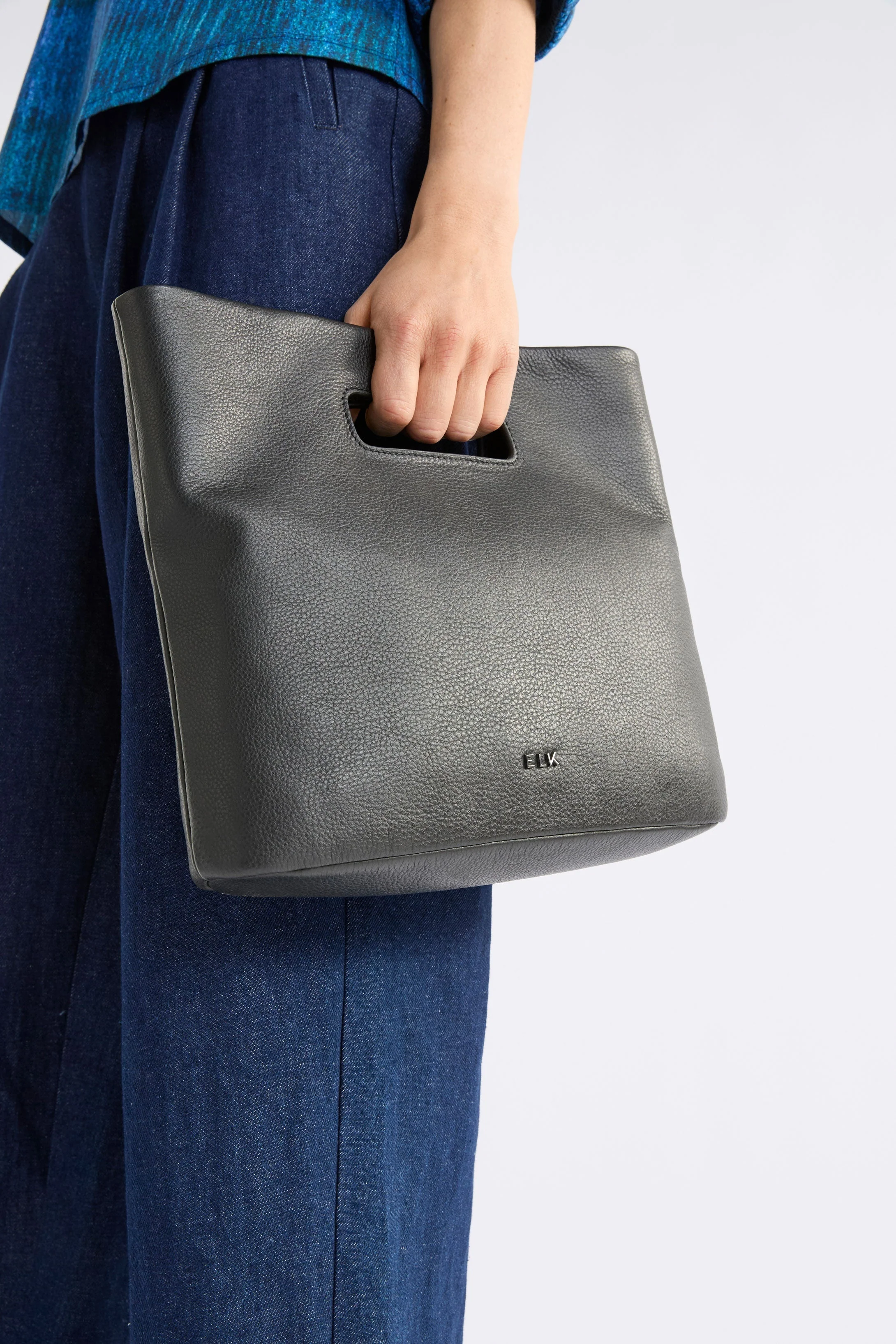 Vio Tote Bag - Image 4